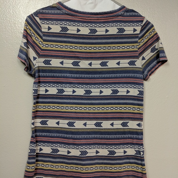 Tribal patterned v neck - Picture 3 of 3